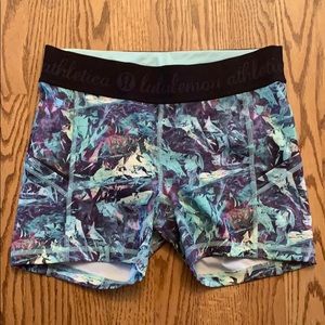 Lululemon Spandex Shorts - Size 6
